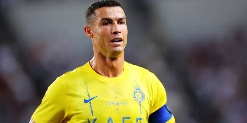 Ronaldo nhận lương cao nhất thế giới sau khi đồng ý chơi cho Al-Nassr